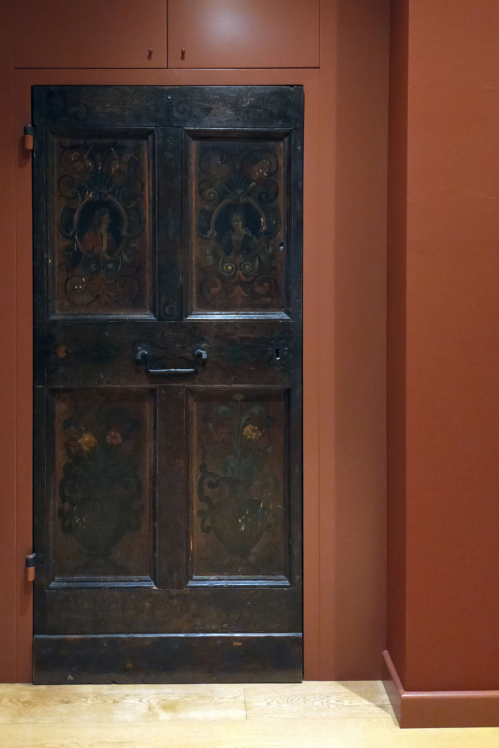 Attico Brescia porta antica pittura effetto scatola